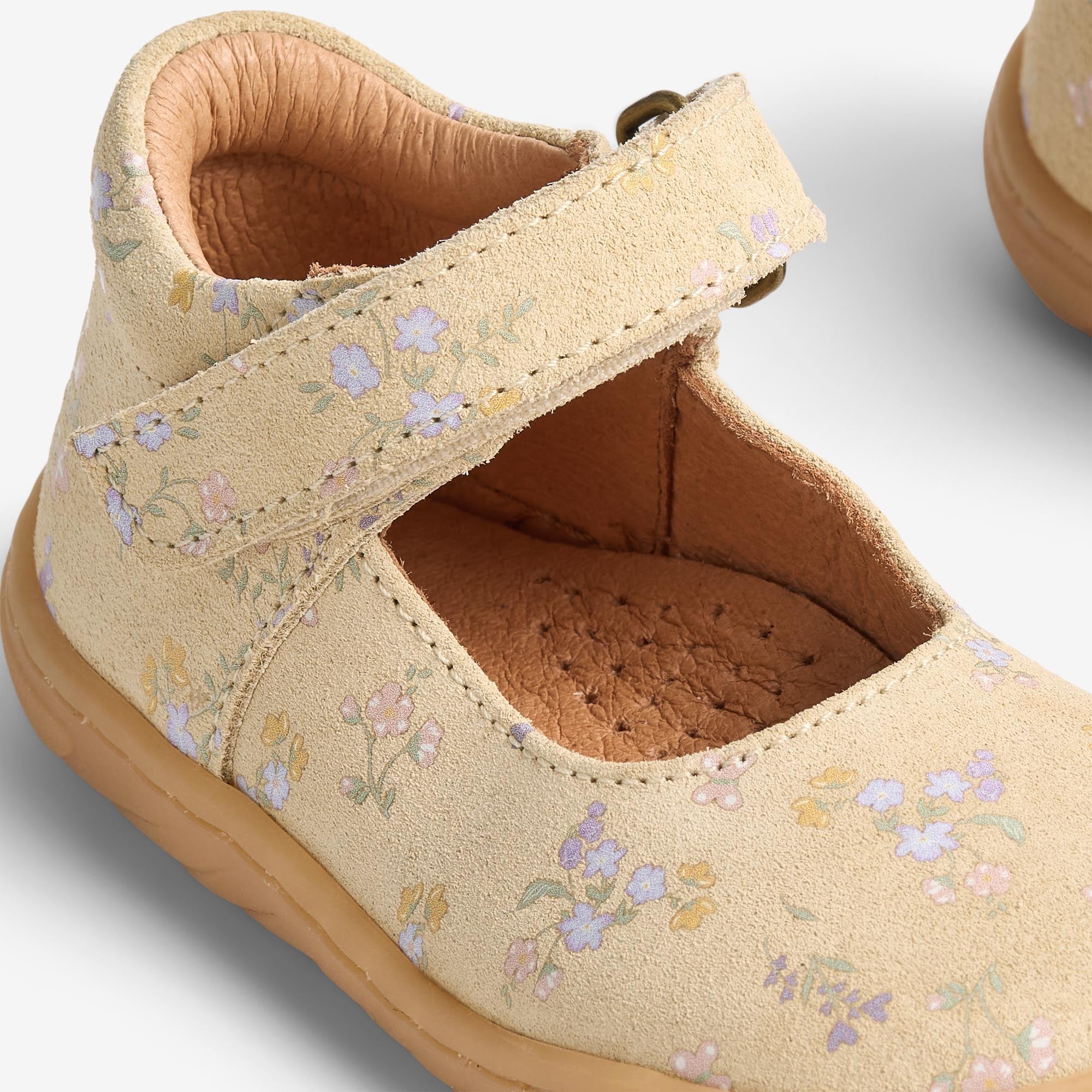 Ballerina Silya - barely apricot flowers - Image 4