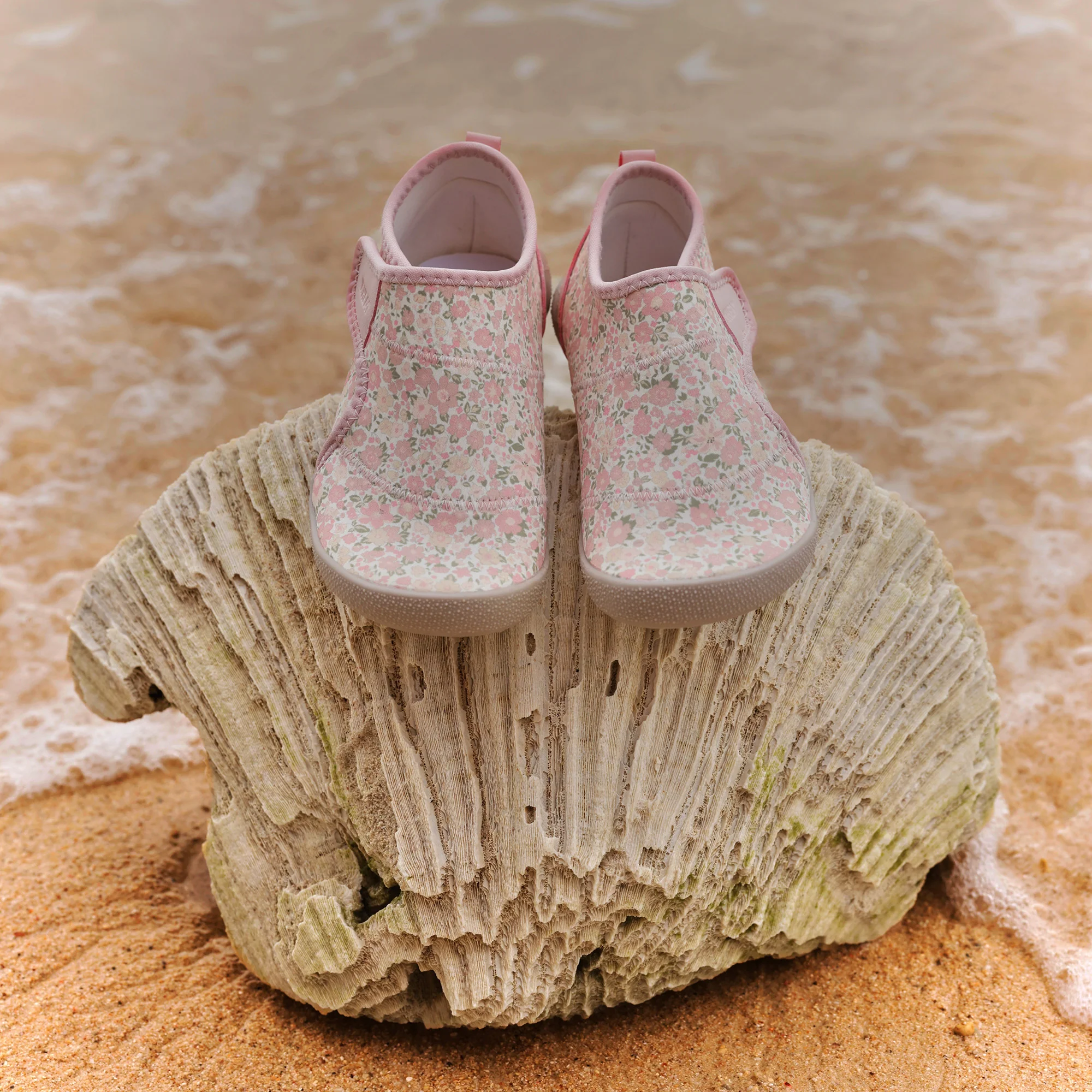 Beach Shoe Shawn - ivory flower meadow - Image 2