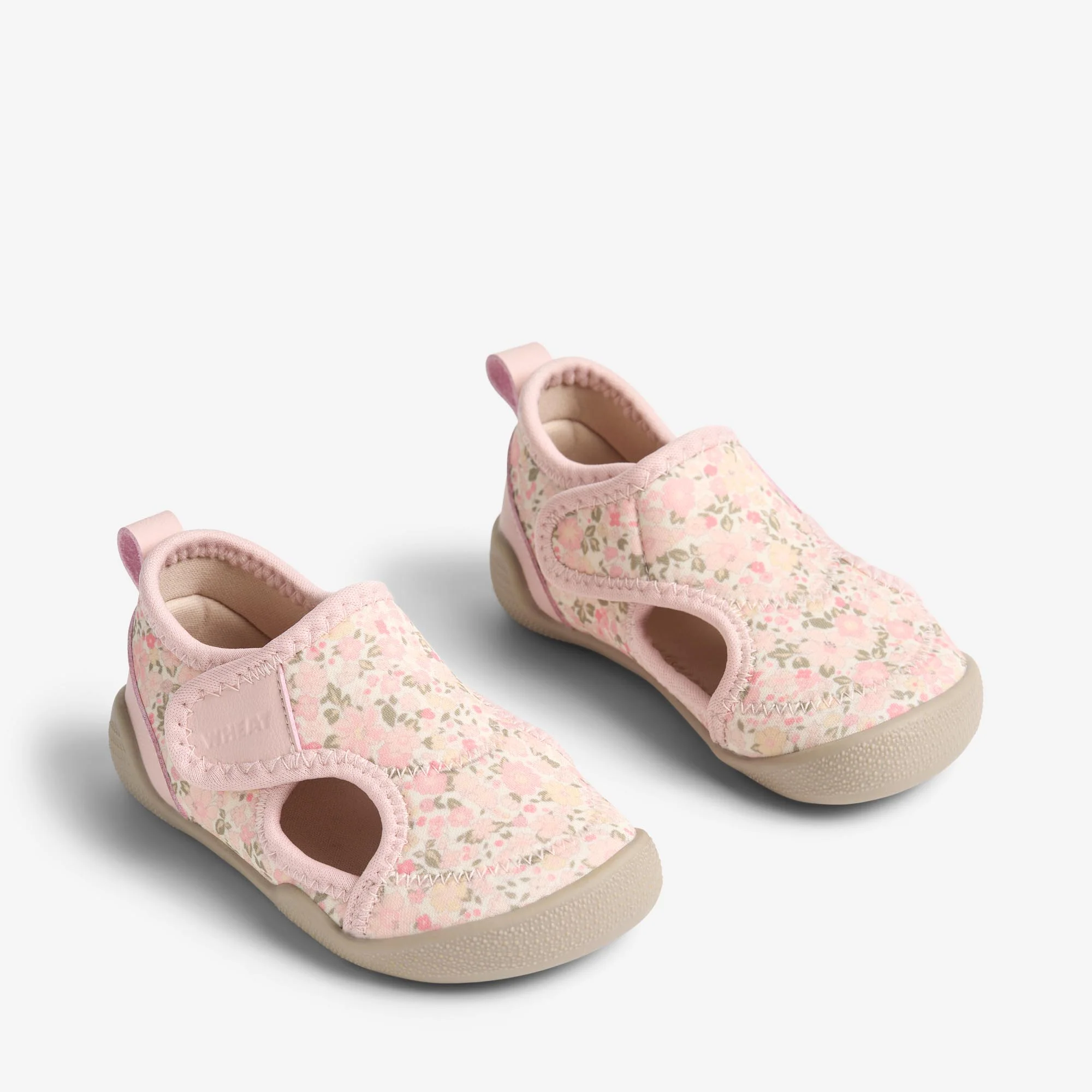 Beach Shoe Swirl - ivory flower meadow