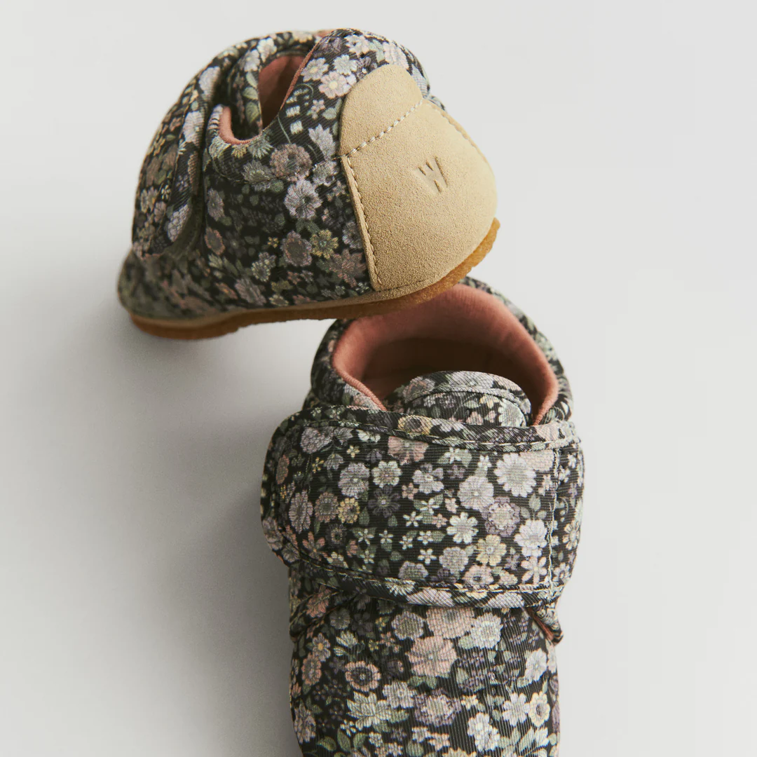 Indoor Shoe Sasha - black sea flowers - Image 2