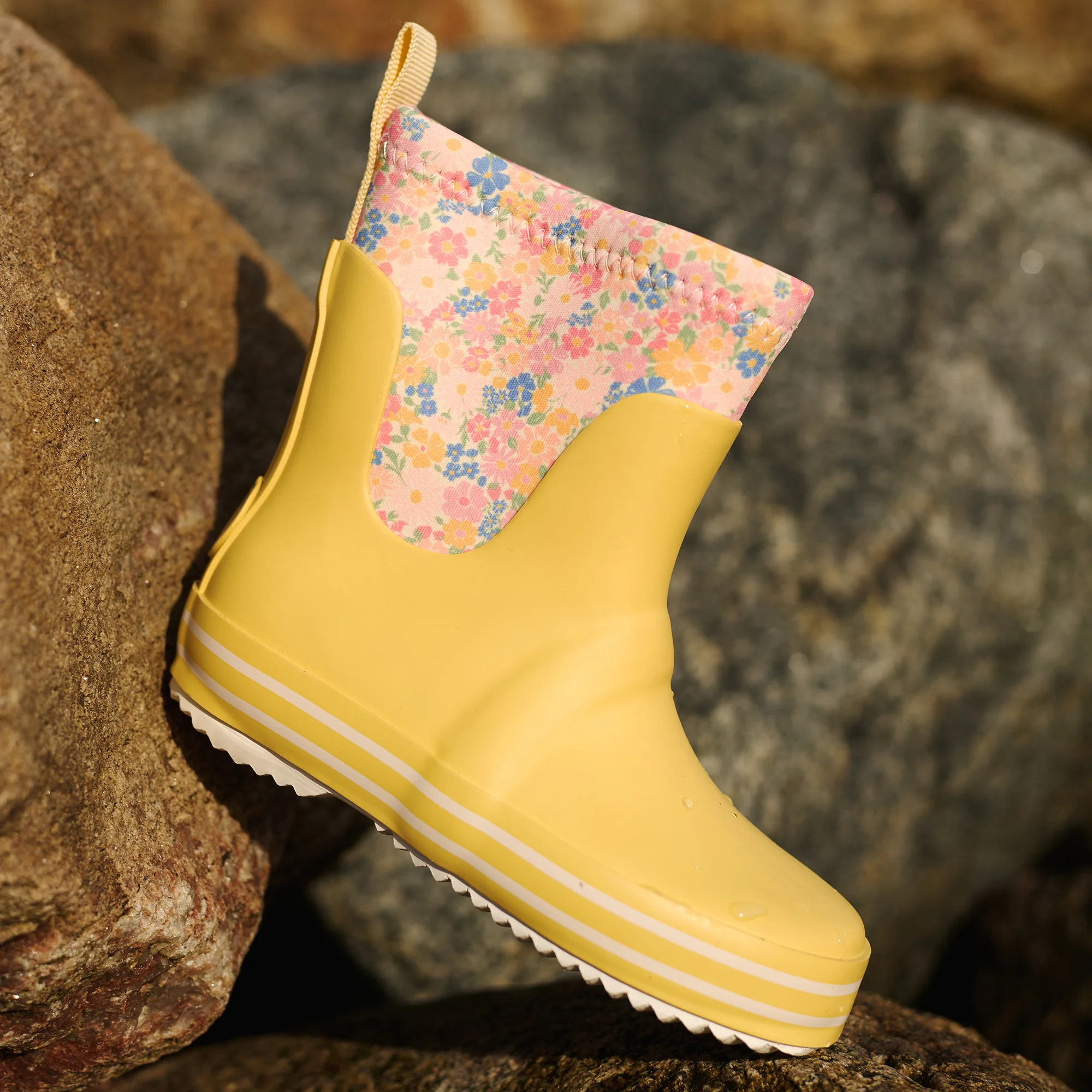 Rubber Boot Mist - multi flowers - Image 2