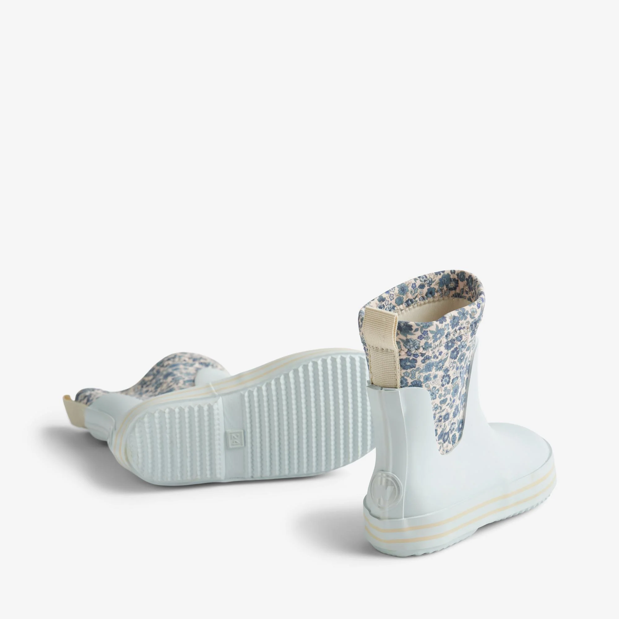 Rubber Boot Mist - blue flower meadow - Image 2