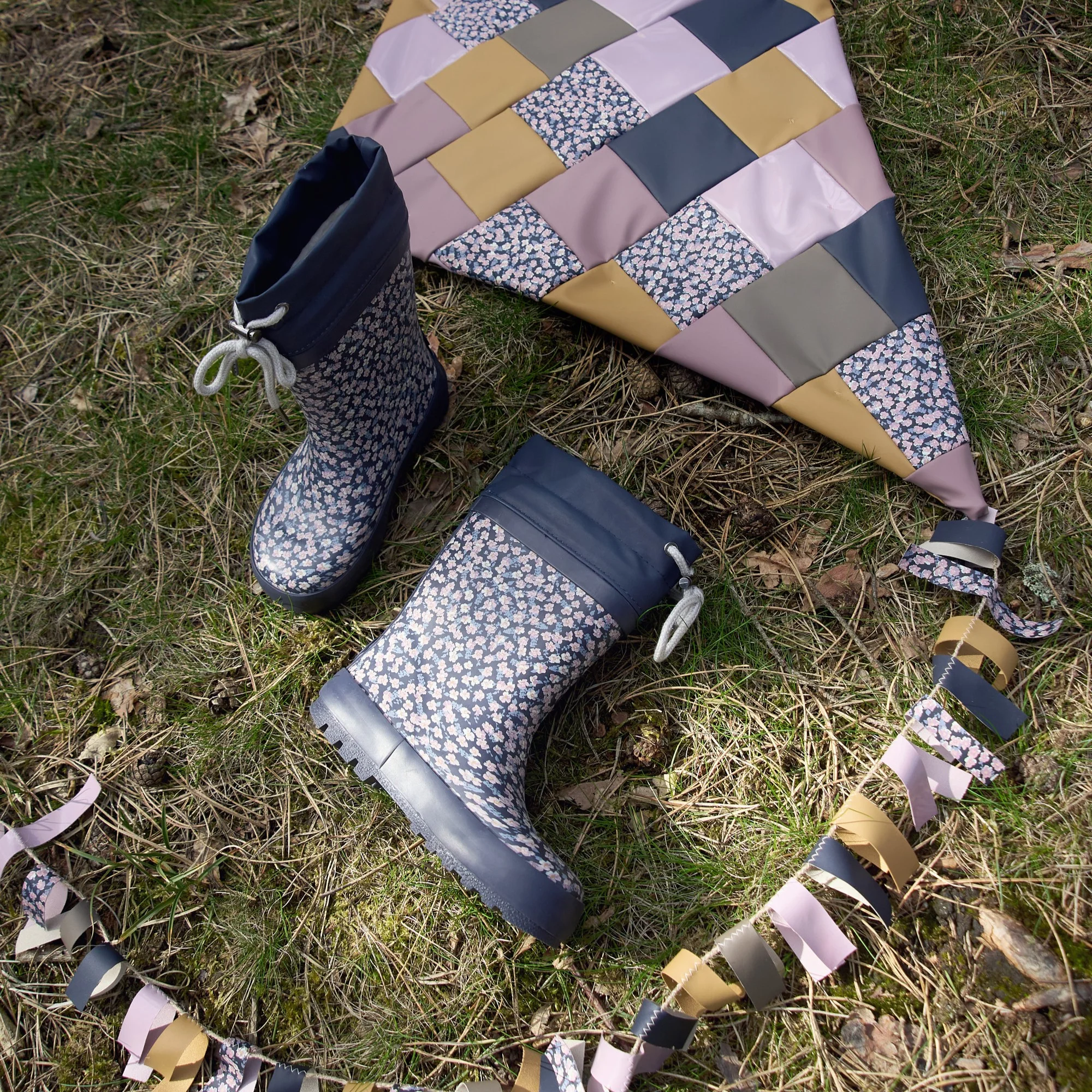 Rubber Boot Thermo - raining flowers - Image 2