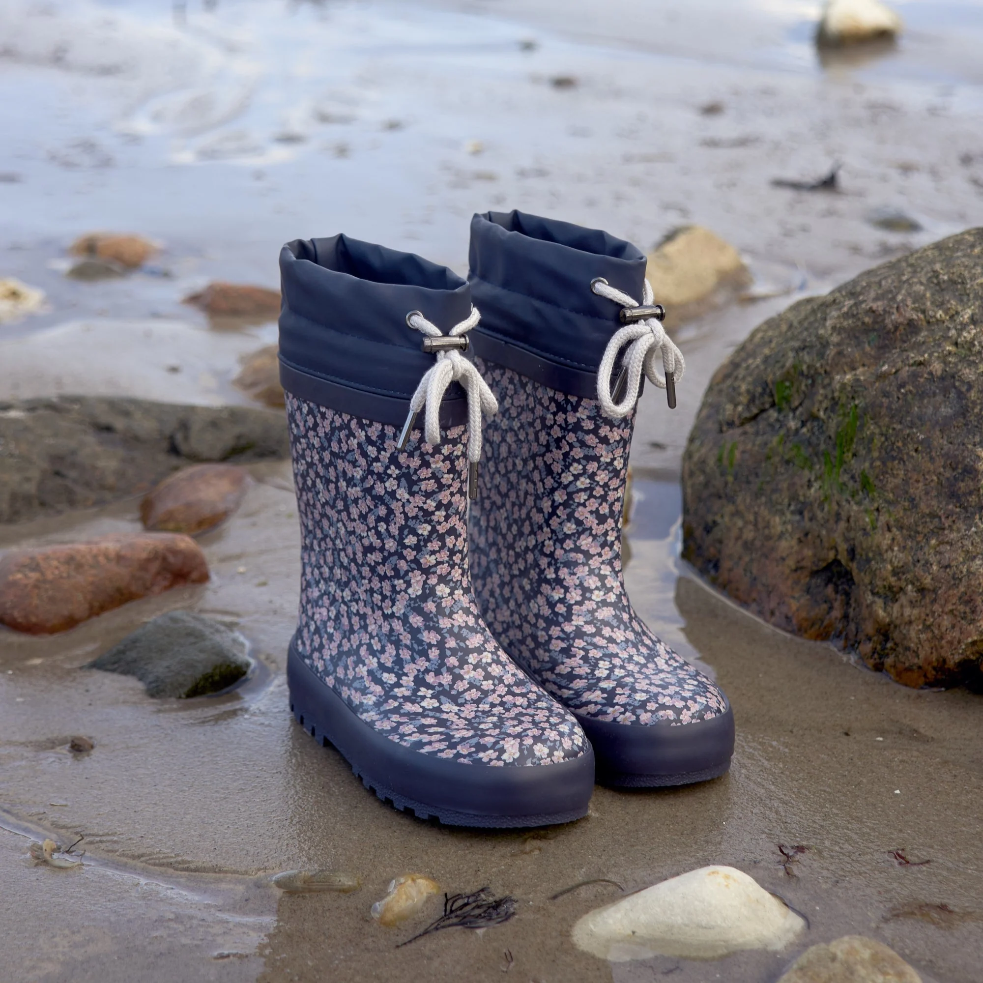 Rubber Boot Thermo - raining flowers - Image 3