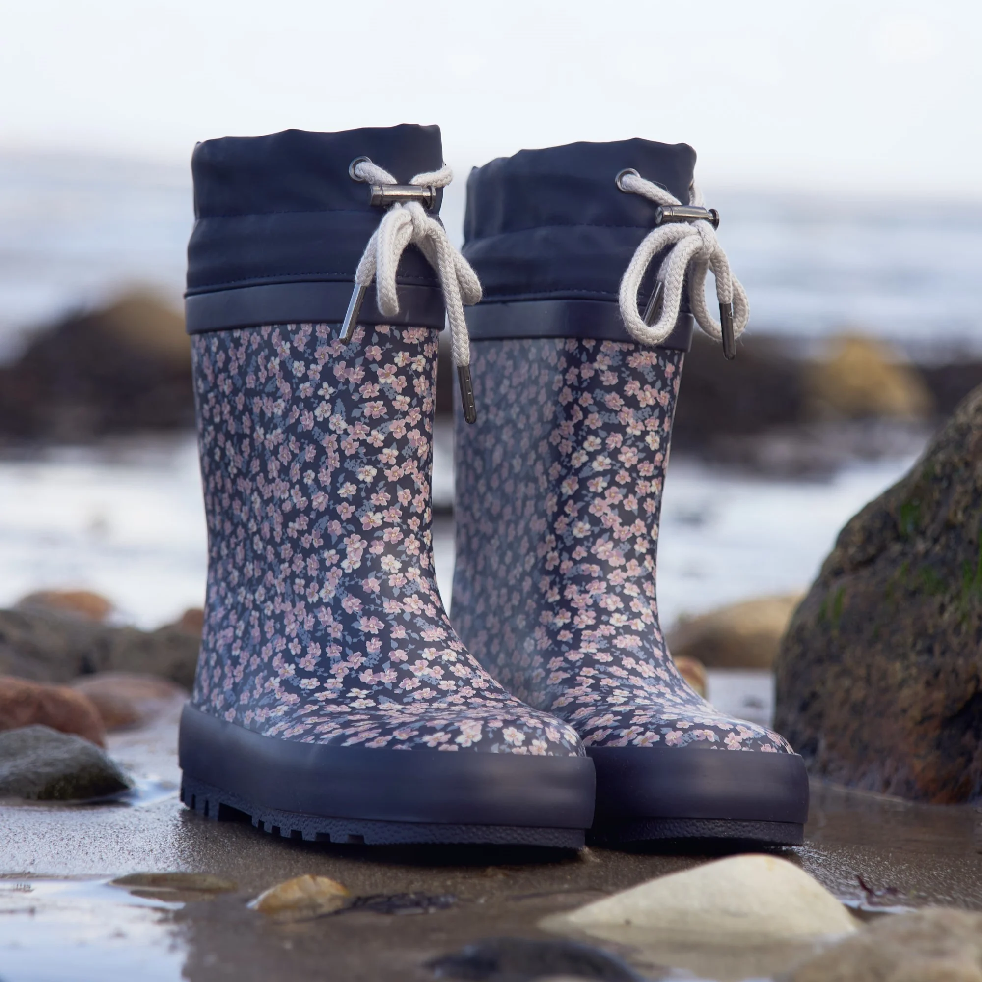 Rubber Boot Thermo - raining flowers - Image 4