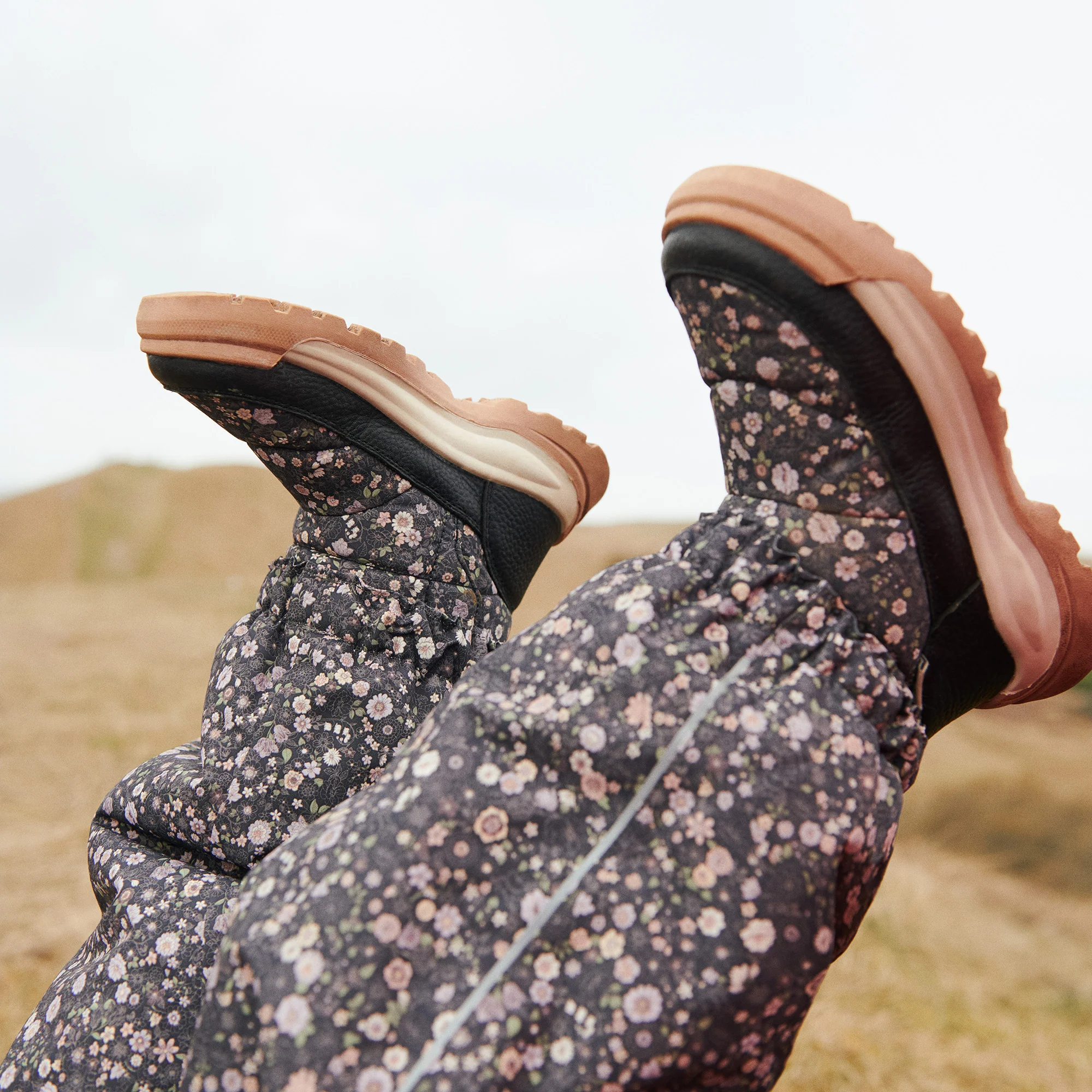 Snowsuit Moe Tech - black sea open flowers - Image 6