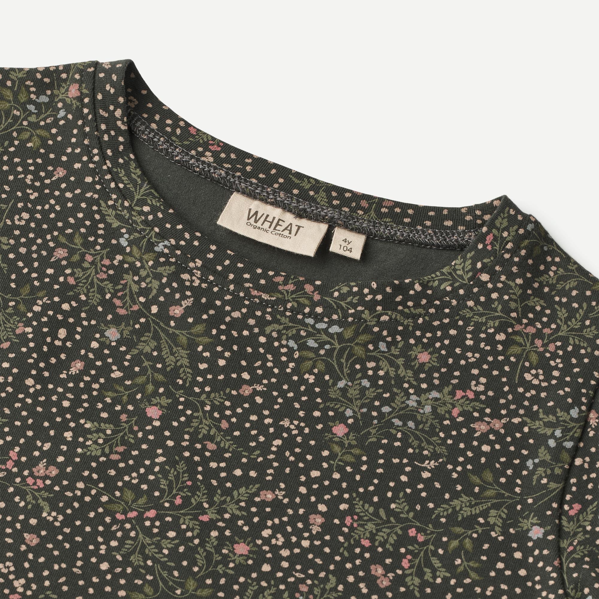 T-Shirt Manna - black coal small flowers - Image 3