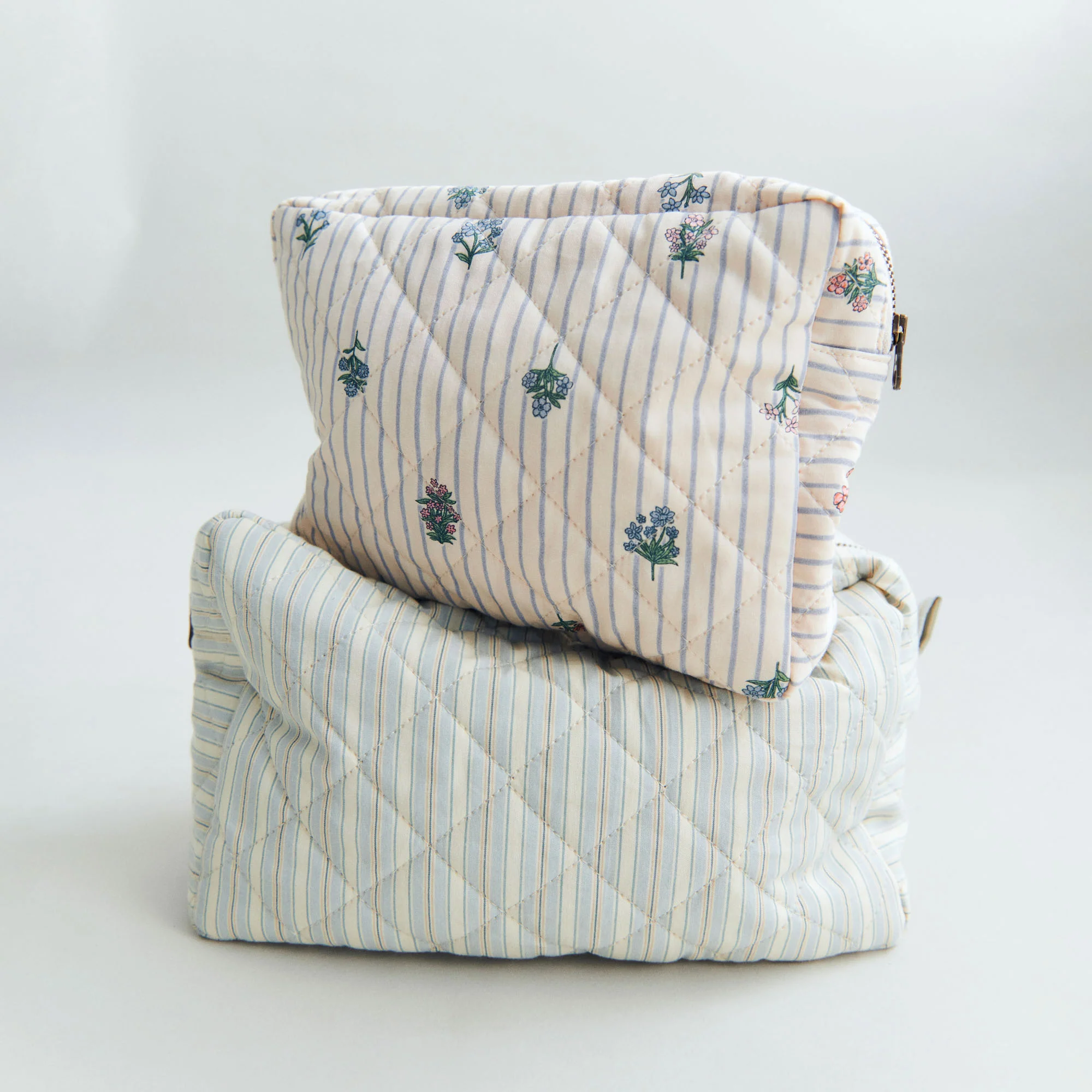 Wash Bag Large Ziggi - blue ocean stripe - Image 2